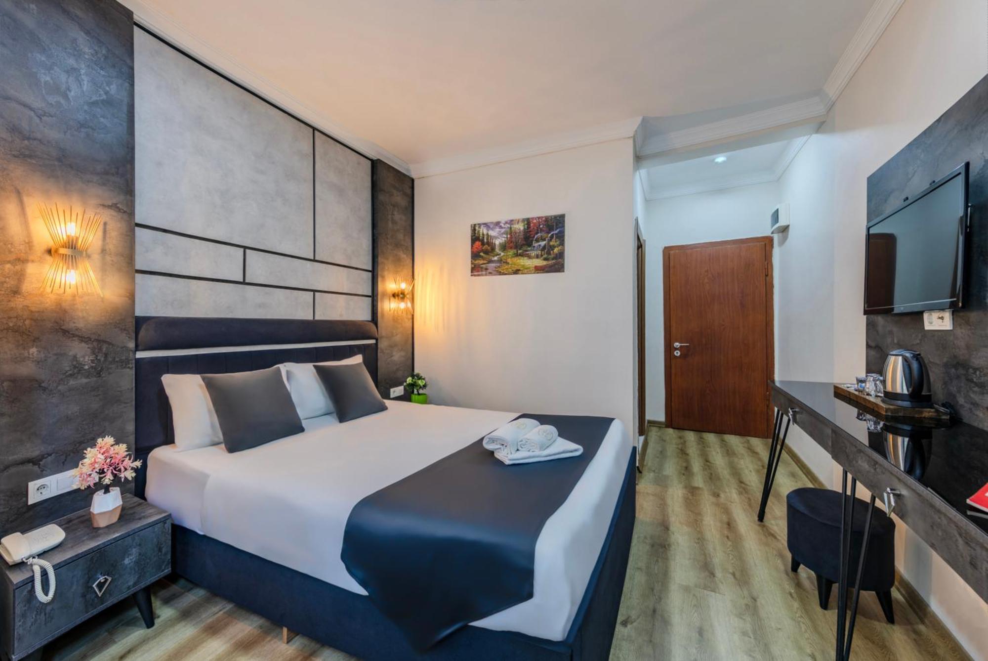 Otel La Pazza 3*