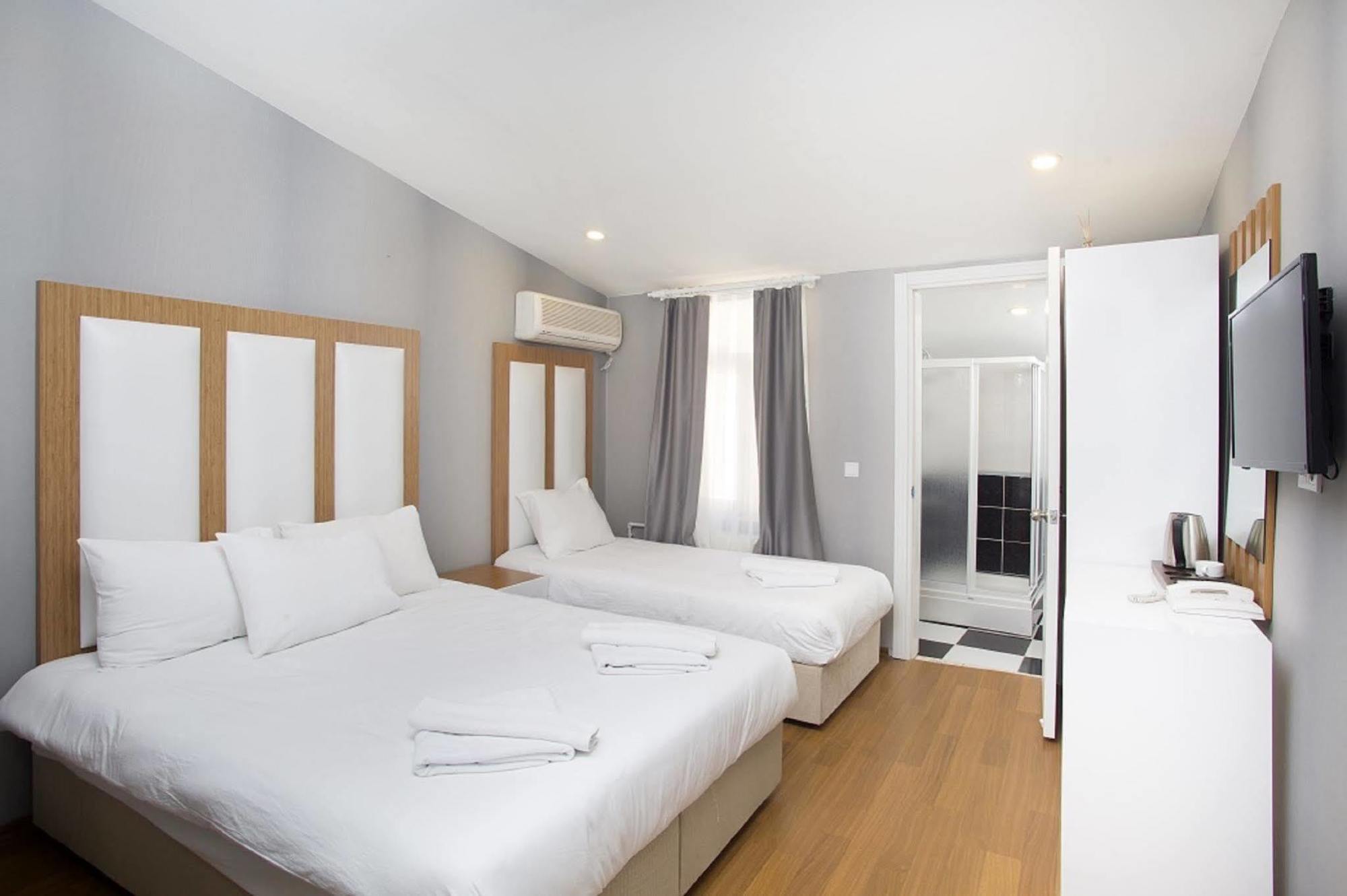 Otel La Pazza 3*